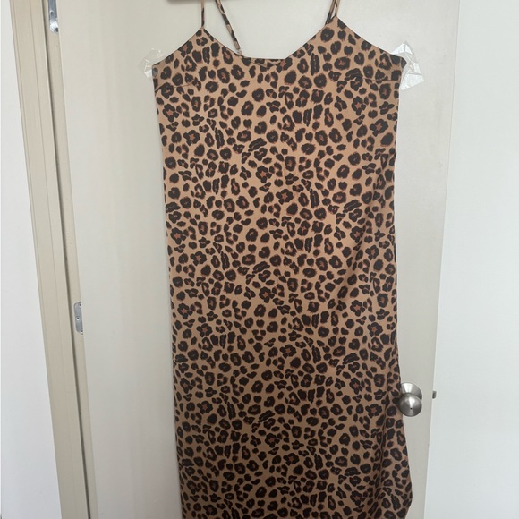 Gibson Latimer Leopard Print Satin Dress - Picture 2 of 9